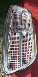 CHRYSLER NEW YORKER, 300, NEWPORT GRILLE ASSEMBLY 1962 NICE NOT PERFECT VHTF !!! - Picture 1 of 24