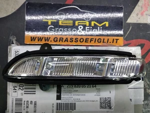 Fanalino Freccia su specchietto Destro Mercedes Classe S E CLS W219 W211 W221 - Picture 1 of 3