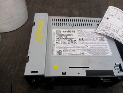 2025 Chevrolet Silverado 2500 Radio Receiver Equipment 3080787 - Image 1 of 4