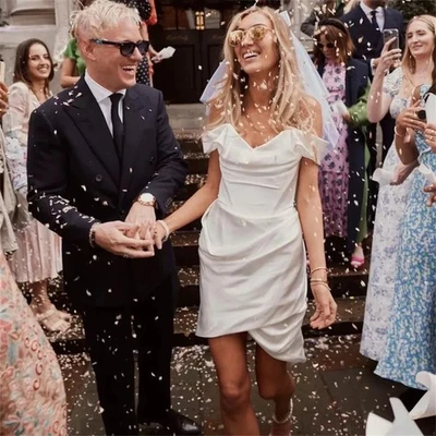 Шикарный короткое свадебное платье v-образным вырезом с плеча открытый назад атласное свадебное платье - Изображение 1 из 4