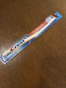 CEPILLO DE DIENTES COMPLETO CREST de colección suave compacto #7 nuevo stock antiguo blanco amarillo nuevo en stock - Imagen 1 de 7
