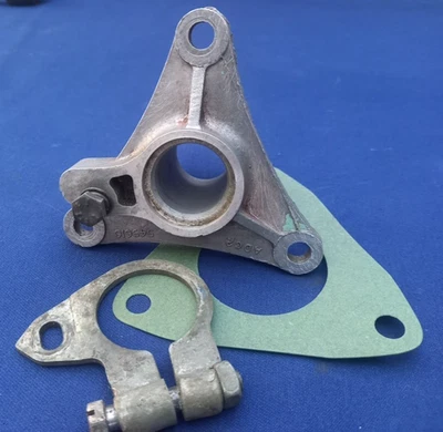 Genuine Land rover Distributor Base Plate - Early 90/110 & Series 2a/3 - 549610 - Image 1 of 4