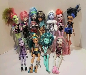 MONSTER HIGH DOLL-LOT OF 11 - Picture 1 of 21