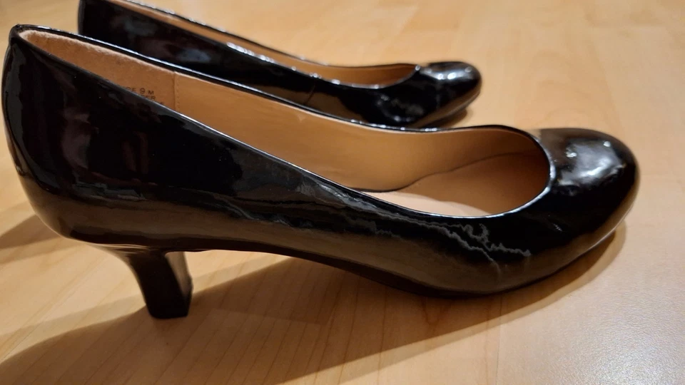 Zapatos de salón Mootsies Tootsies de tacón de gatito para mujer talla 9 negros brillantes punta redonda sin cordones Foto 1 de 4