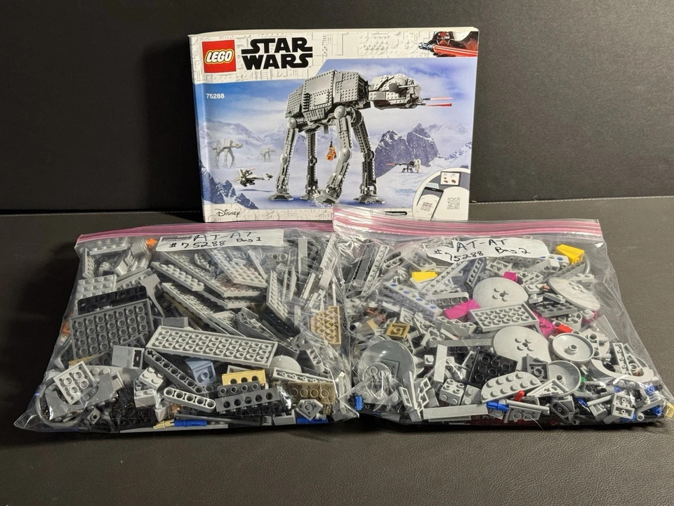 LEGO Star Wars: AT-AT (75288) Sin Snow Troopers y Sin Snow Speeder Bicicleta Foto 1 de 1
