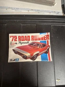 SUPER RARE! ORIGINAL VINTAGE MPC 1972 PLYMOUTH ROAD RUNNER KIT Read - Picture 1 of 12