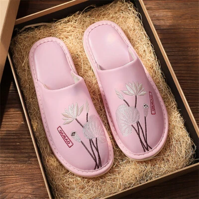 Zapatillas de cuero para mujer hechas a mano cómodas para interiores zapatos sin cordones para el hogar Foto 1 de 4