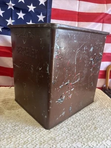 American Berkeley Farms Outside Insulated Galvanised Milk Delivery Box - Foto 1 di 10