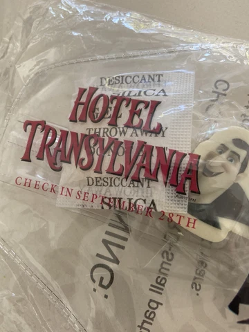 Hotel Transylvania Figures 5 Pack Erasers With Case Movie Promo Rare SEALED Cover