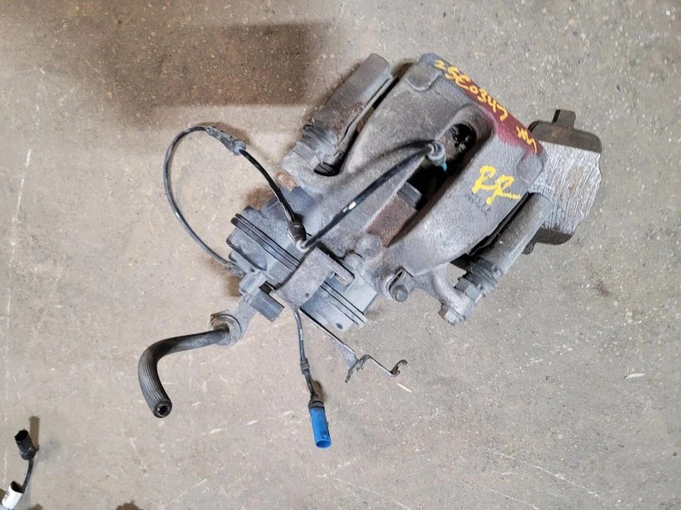 Pinza de pasajero trasera sin freno deportivo compatible con BMW 750i 2050581 16-20 Foto 1 de 1