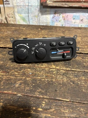 2003 2004 2005 DODGE RAM DUAL CLIMATE HEAT AC CONTROL SWITCHES 55056811AD - Image 1 of 4