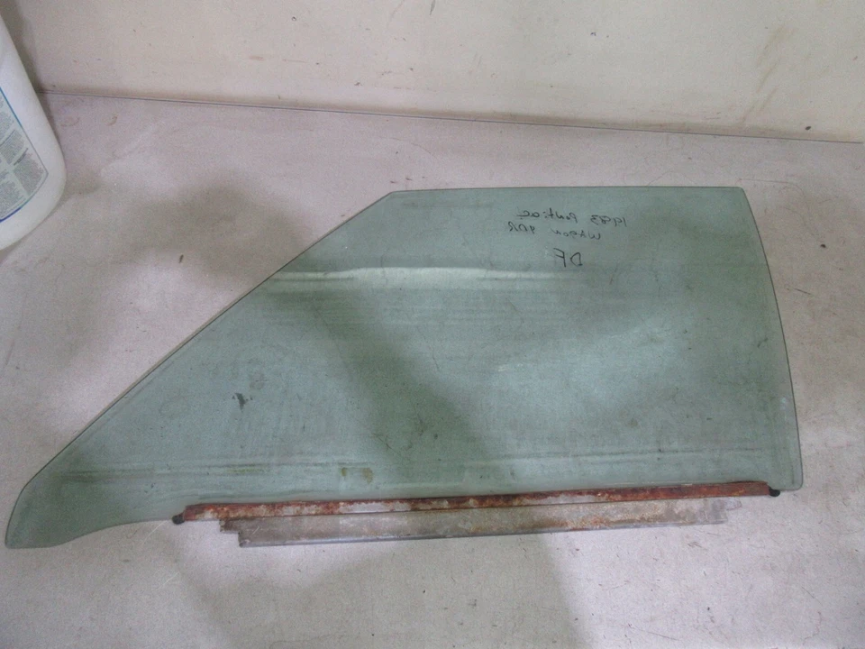 Pontiac Bonneville 1983 4 puertas puerta de vagón pieza de vidrio tintado de fábrica DF Foto 1 de 1