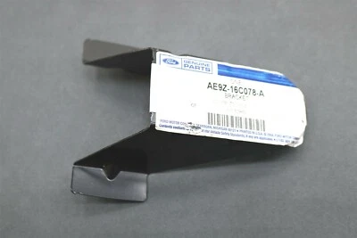 NUEVO OEM Ford Soporte de montaje de guardabarros superior delantero AE9Z-16C078-A Lincoln MKT 10-19 Foto 1 de 4