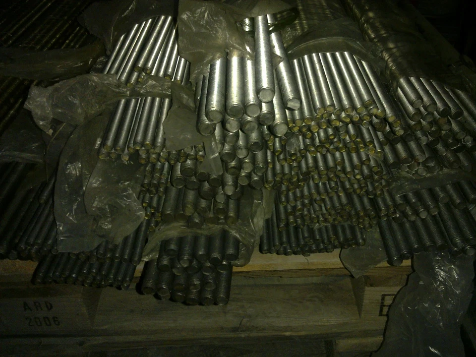 STOCK BARRE FILETTATE GREZZE DA 1 METRO M10-12-14-16 - Immagine 1 di 1