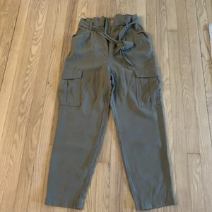H&M Women’s Paper Bag Waist Pants Size 4 - Picture 1 of 10