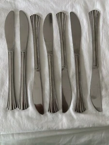 Edelstahlbesteck. 7 Stück Messer keine Ahnung von Marke oder Stil sehr schwer. - Bild 1 von 2