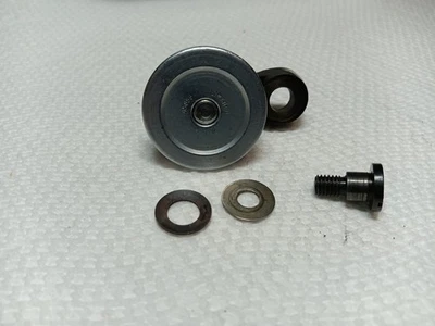 Máquina de coser Singer Featherweight 221 - Conjunto de bobinadora Foto 1 de 4