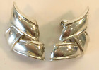 Tiffany & Co. Boucles d'oreilles fermées 3/4" Sterling Omega ruban plié signé