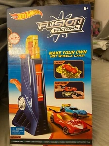 Hot Wheels Fusion Factory Car Maker Mattel DGC96 - Picture 1 of 2