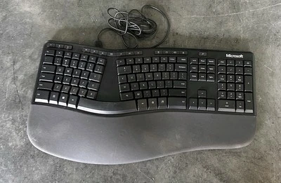 Microsoft LXM-00001 USB 2.0 Ergonomic Keyboard for Windows 10 - Black - Image 1 of 2