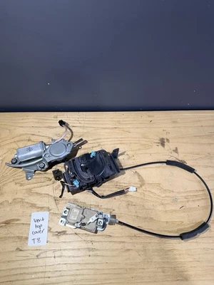 2004-2009 NISSAN 350Z CONVERTIBLE TOP LID COVER LATCH OEM 80k Miles - Image 1 of 4