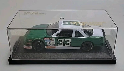 Harry Gant Skoal Bandit Racing 1:64 Die Cast Collectible Plastic Case 1 of 10000 - Image 1 of 4
