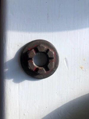 INTERNATIONAL B23 FINGER MOWER LEFT HAND THREADED NUT M305 PITMAN TO FLYWHEEL - Image 1 of 4