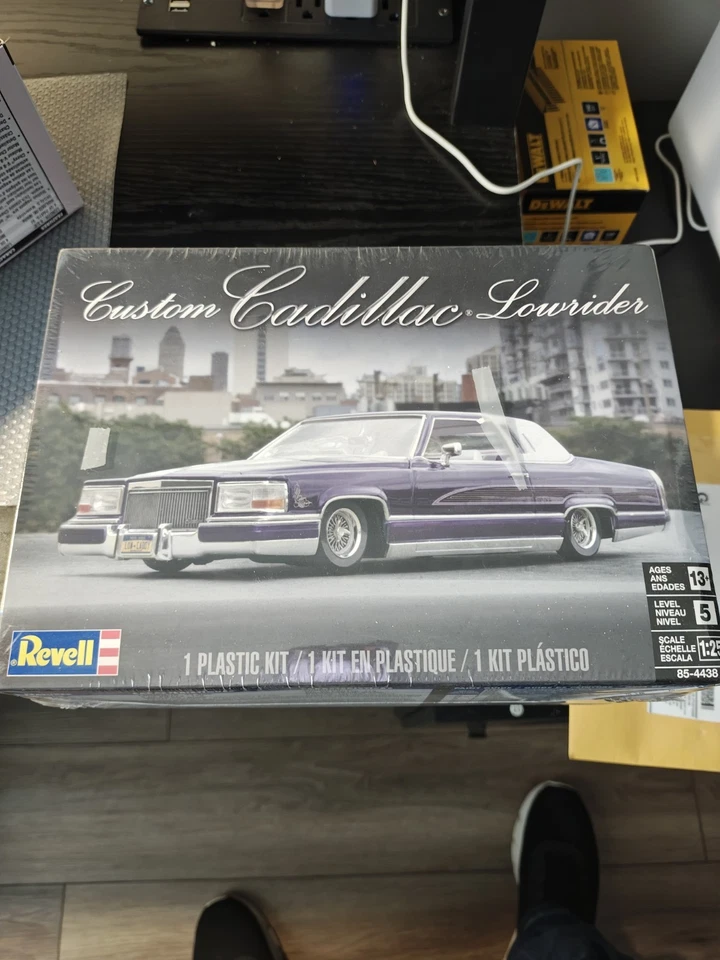 revell cadillac lowrider 1/25 Foto 1 de 3