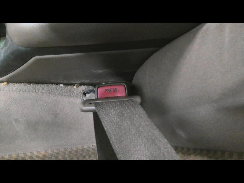 Used Front Left Seat Belt Front fits: 2004 Pontiac Grand am bucket Cpe driver bu Foto 1 de 4