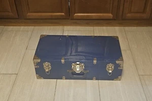 Vintage trunk - Picture 1 of 12
