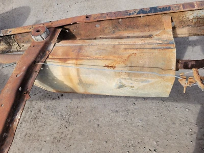 Camión Ford F250 1977,5-79 4x4 fabricante de equipos originales tanque de combustible central/silenciador escape escudo térmico Foto 1 de 4