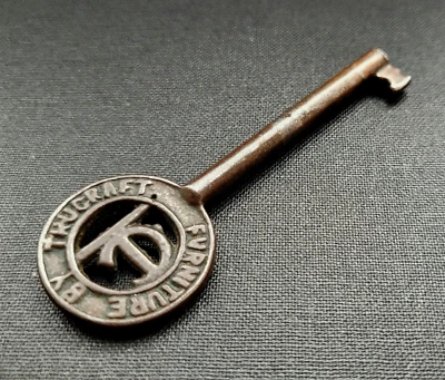 LLAVE PARA MUEBLES TRUECRAFT GRANDE ART DECO ORNAMENTADA c1930s Foto 1 de 4