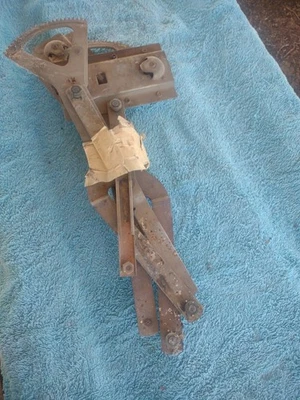 1967 DATSUN ROADSTER 1600 FAIRLADY PAIR RH LH WINDOW DOOR REGULATORS DRIVER PASS Foto 1 de 4