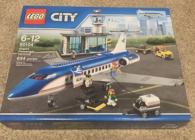 LEGO CITY: Airport Passenger Terminal (60104) - Image 1 of 4