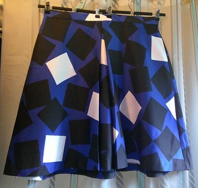 NUEVO CON ETIQUETAS "Lane Bryant" FALDA Ajuste y Acampanada Moderna Geo Frontal Plisado Bolsillos Talla 24 Foto 1 de 4