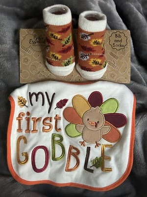 Baby Essentials Acción de Gracias Mi Primer Gobble Babero y Calcetín Set 0-6 Meses Foto 1 de 4