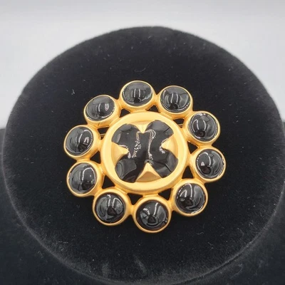 DE COLECCIÓN ELEGANTE PRENDEDOR O BROCHE REDONDO ANNE KLEIN COUTURE METAL DORADO Y ESMALTE NEGRO Foto 1 de 2