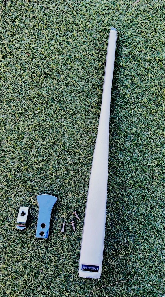 Manija de puerta congelador Hotpoint + tapas WR12X0793 WR12X1076 WRO2X7791 WRO2X7792 Foto 1 de 4