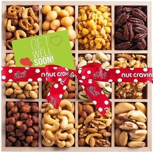Bandeja de madera de regalo Nut Cravings Get Well - 12 elegantes bocadillos gourmet, cinta roja - Imagen 1 de 7