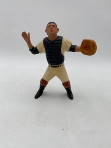 Hartland Plastics Yogi Berra #8 New York Yankees No Mask 1958-1962 - Picture 1 of 5