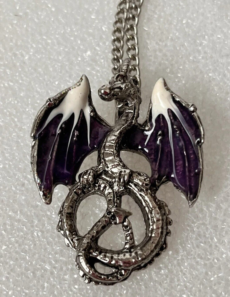 Collar Místico Dragón Púrpura Medieval Renacimiento Colgante Tono Plata Foto 1 de 4