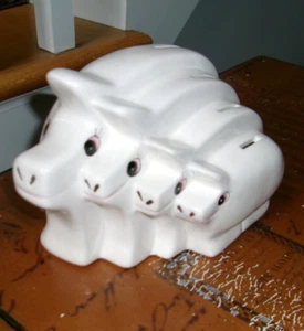 Vintage Ceramic Family Bank, Excellent Condition Great Collectible - Picture 1 of 12