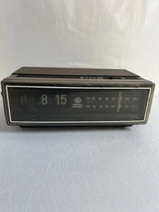 GE General Electric Vintage Alarm Clock Radio Flip Clock Rolling Numbers - Picture 1 of 9