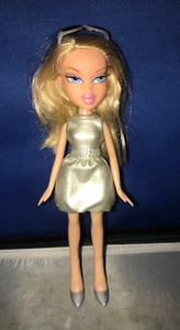 Bratz Cloe  Doll 10" Silver Outfit Shoes Sunglasses - Picture 1 of 5