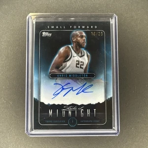 Khris Middleton 2024 Topps Certificado Golpe de Medianoche Automático #SMA-KM #16/25 - Imagen 1 de 3