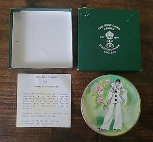 Crown Staffordshire Bone China 3" Mini Wandrelief Vintage Pierrot - verpackt - Bild 1 von 10