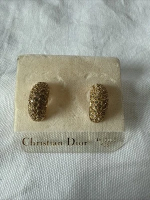 Pendientes brazalete pavé Christian Dior con postes de oro de 14kt Foto 1 de 4