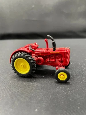 Trator Ertl Massey Harris 55, fundido vermelho solto 1/64 - Imagem 1 de 4