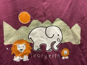 Ivory Ella Women Purple Long Sleeve T-Shirt Medium Elephant Lion Graphic Print - Imagen 1 de 8