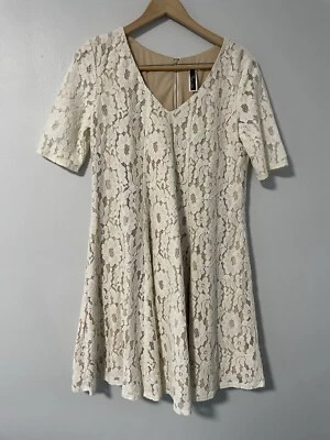 Женское платье Julian Taylor цвета слоновой кости кружевное оверлейное обнаженная подкладка коктейльная вечеринка 12 - Изображение 1 из 4